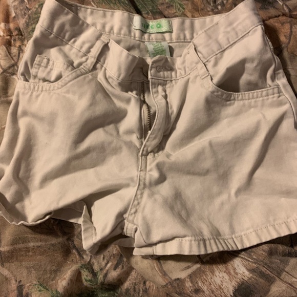 Circo Other - Circo size 8 (girls) khaki shorts
